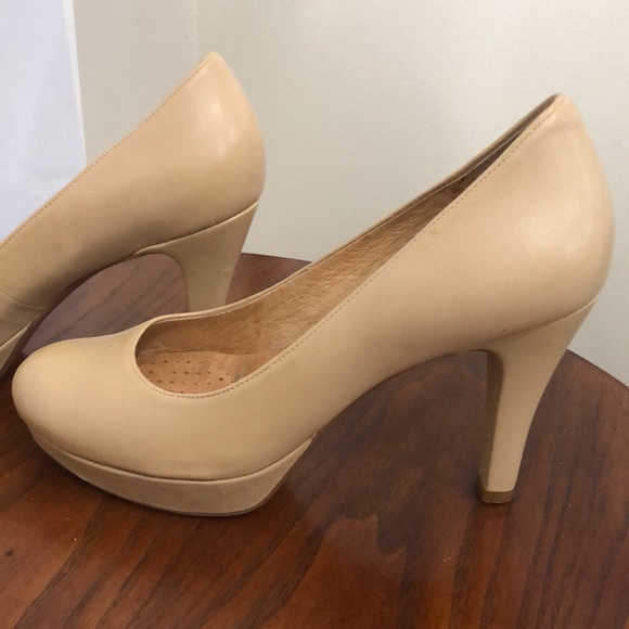 Nurture Tan heels. - Picture 3 of 15